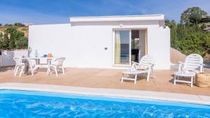 Bazén v ubytovaní Casa Vistalegre Mijas by Ruralidays alebo v jeho blízkosti