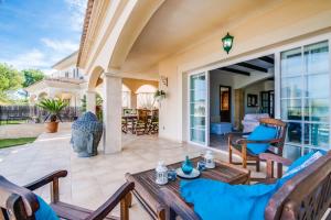 A seating area at Ideal Property Mallorca - Didi
