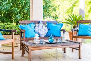A seating area at Ideal Property Mallorca - Didi