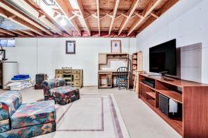 Μια τηλεόραση ή/και κέντρο ψυχαγωγίας στο Boygan Bungalow