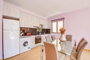 Kuchyň nebo kuchyňský kout v ubytování Ideal Property Mallorca - Bosset Platja