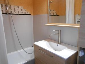 Ένα μπάνιο στο Studio au centre des 2 Alpes avec balcon - Animaux acceptés - FR-1-516-75 +5 φωτογραφίες