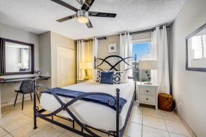 Ένα ή περισσότερα κρεβάτια σε δωμάτιο στο Maya Condos 333B +16 φωτογραφίες