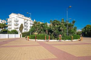 Zdjęcie z galerii obiektu Modern Apartment - 2 Bedrooms, Beachside - Puerto Banús w Marbelli