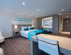 Postel nebo postele na pokoji v ubytování Van der Valk Hotel Vianen - Utrecht + 19 fotografií