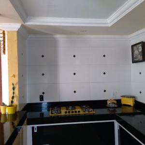 Η κουζίνα ή μικρή κουζίνα στο Alta baixa temporada