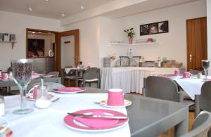 Restoran atau tempat lain untuk makan di Hotel zum Brunnen