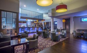 Area lounge atau bar di Maldron Hotel Dublin Airport