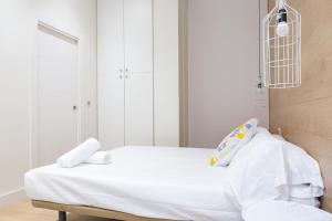 Posteľ alebo postele v izbe v ubytovaní -MalagaSunApts-Central&Cozy 3BDs