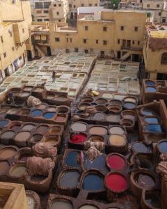 Vista generica su Fes o vista sulla città dall'interno del riad