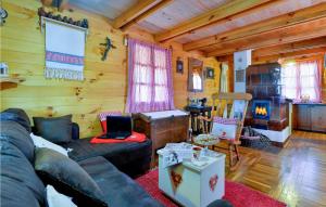 Posezení v ubytování 2 Bedroom Amazing Home In Lepoglava