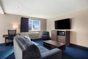 TV a/nebo společenská místnost v ubytování Americas Best Value Inn Sparks