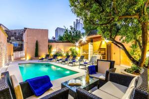 ポリェンサにあるVilla Horta 55の屋外スイミングプール(椅子付)