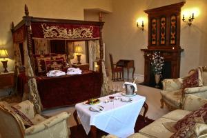 Posezení v ubytování Kilronan Castle Hotel & Spa