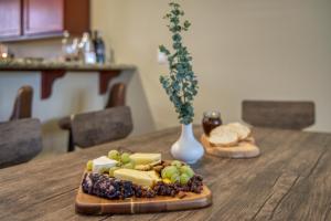 Makanan di atau berdekatan apartmen
