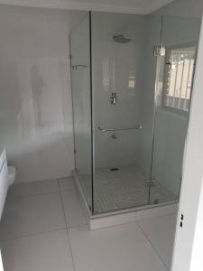 Koupelna v ubytování *502 Shoreline Beach Flat* Strictly Halaal