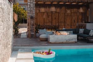 Bazén v ubytovaní Le Ialyse Luxury Villa alebo v jeho blízkosti