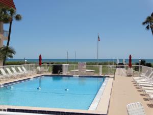 Πισίνα στο ή κοντά στο Spanish Main Unit 4- Direct Oceanfront Condo!