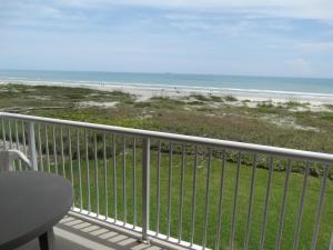 Afbeelding uit fotogalerij van Spanish Main 66- Direct Oceanfront Condo! in Cocoa Beach