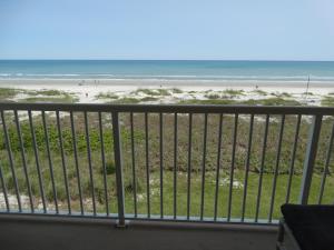 Afbeelding uit fotogalerij van Spanish Main 66- Direct Oceanfront Condo! in Cocoa Beach
