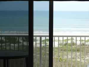 Afbeelding uit fotogalerij van Spanish Main 66- Direct Oceanfront Condo! in Cocoa Beach +43 foto's