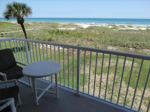 Afbeelding uit fotogalerij van Spanish Main 61 - Direct Oceanfront Condo! in Cocoa Beach