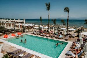 Bazén v ubytování Trabukos Beach Complex nebo v jeho okolí