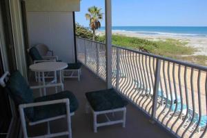 Afbeelding uit fotogalerij van Ocean Beach Villas Unit 203- Direct Oceanfront Condo! in Cocoa Beach