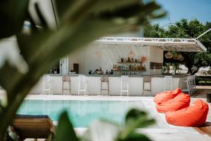 Bazén v ubytování Trabukos Beach Complex nebo v jeho okolí