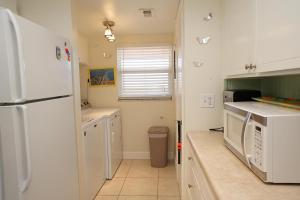 Ảnh trong thư viện ảnh của WOW! Updated Oceanfront, Pool Front Spanish Main Condo 45! ở Cocoa Beach +18 ảnh