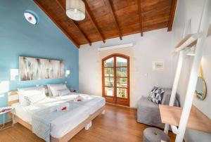 Postel nebo postele na pokoji v ubytování Cretan Lux Villa Heated Pool