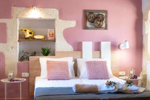 Postel nebo postele na pokoji v ubytování Cretan Lux Villa Heated Pool