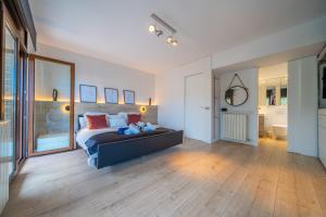 Gambar di galeri bagi Residencial Bella Donna Lux House, Jacuzzi y piscina privada di Lloret de Mar