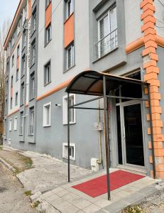 Budova, kde se apartmán nachází + 19 fotografií