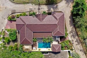 สระว่ายน้ำที่อยู่ใกล้ ๆ หรือใน Casa Cocoa - 3 Br Home In Playa Langosta