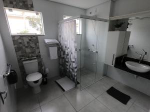 Ένα μπάνιο στο Rosa Surf Hostel & Food +25 φωτογραφίες