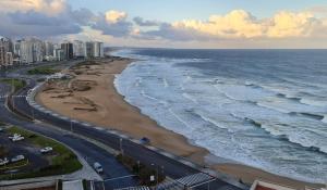 an aerial view of a beach and the ocean at Punta del Este Santos Dumont apto 1011 Excepcional vista al mar in Punta del Este