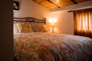 Łóżko lub łóżka w pokoju w obiekcie Apartament Cadí- Moixeró
