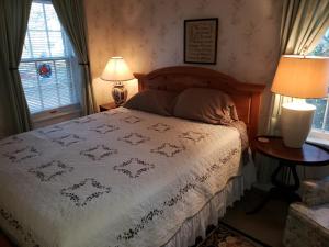 Afbeelding uit fotogalerij van English Cottage in Greensboro