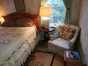 Afbeelding uit fotogalerij van English Cottage in Greensboro