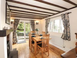 Posezení v ubytování Highbeck Cottage