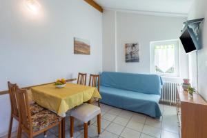 Posedenie v ubytovaní Apartment Karigador 2534b