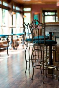 Posezení v ubytování Nicollet Island Inn