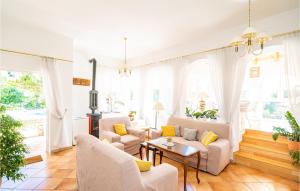 Posedenie v ubytovaní 4 Bedroom Cozy Home In Mlini