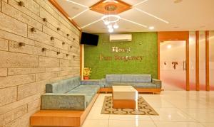 Posezení v ubytování Hotel Fun Regency Vitthalapur Gujarat