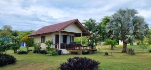 En have udenfor TK Beach Resort Koh Mak