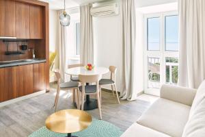 Küche/Küchenzeile in der Unterkunft Maistra Select Mlini Villas and Apartments