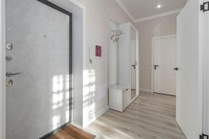 a large bathroom with a shower and a walk in shower at Salem in Zaozërnyy