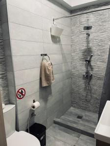 A bathroom at G&M Luxury Studios