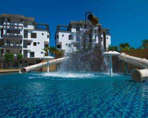 Φωτογραφία από το άλμπουμ του SG Residence Deluxe Family Suite Seaview 2Bedroom σε Kampong Tanjong